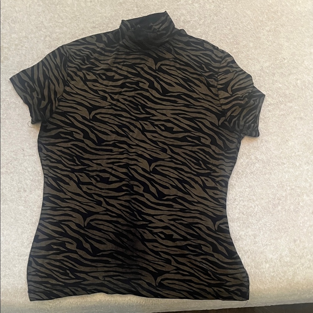 Chic Zebra Print Short Sleeve Top